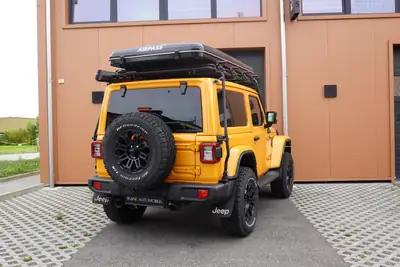 Jeep Wrangler 2.0 Sahara — SUV emblématique avec équipements camping et sièges chauffants — Miniatura 8