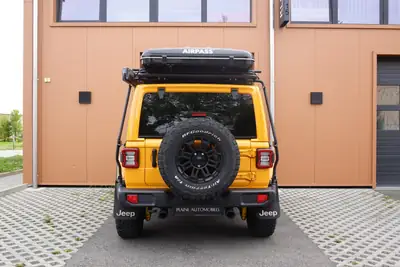 Jeep Wrangler 2.0 Sahara — SUV emblématique avec équipements camping et sièges chauffants — Miniatura 9