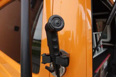 Jeep Wrangler 2.0 Sahara — SUV emblématique avec équipements camping et sièges chauffants — Miniatura 26
