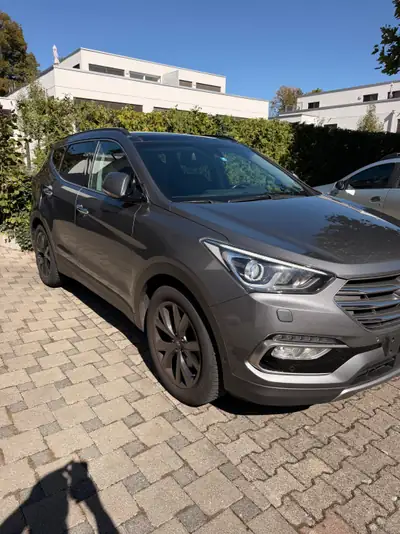 Hyundai Santa Fe 2.2 CRDi Vertex 7 places — SUV robuste, 4x4 permanent, équipement premium — Seitenansicht