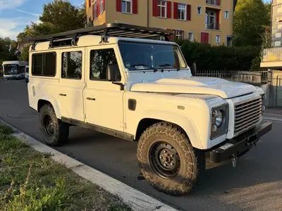 Land Rover Defender 2.2 TD4 SW SE — Le dernier modèle original, impeccable et équipé camping — fianco
