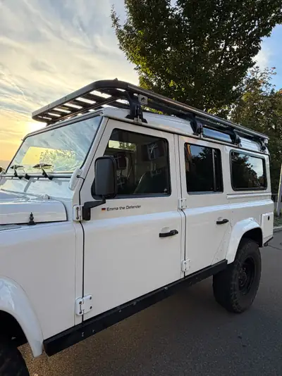 Land Rover Defender 2.2 TD4 SW SE — Le dernier modèle original, impeccable et équipé camping — dettaglio