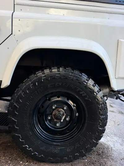 Land Rover Defender 2.2 TD4 SW SE — Le dernier modèle original, impeccable et équipé camping — Miniatura 13
