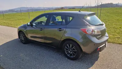 Mazda 3 1.6 Exclusive — Berline fiable, bien équipée et économe — intérieur