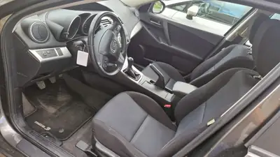 Mazda 3 1.6 Exclusive — Berline fiable, bien équipée et économe — détail