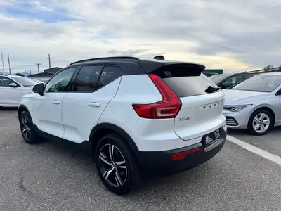 Volvo XC40 B4 Mild Hybrid AWD — SUV compact hybride, 197 ch et garantie 2 ans — Innenraum