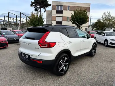 Volvo XC40 B4 Mild Hybrid AWD — SUV compact hybride, 197 ch et garantie 2 ans — Detail