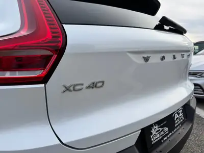 Volvo XC40 B4 Mild Hybrid AWD — SUV compact hybride, 197 ch et garantie 2 ans — Miniatur 9