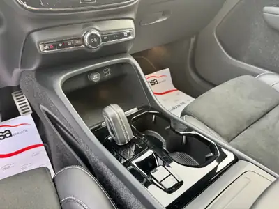 Volvo XC40 B4 Mild Hybrid AWD — SUV compact hybride, 197 ch et garantie 2 ans — Miniatur 14