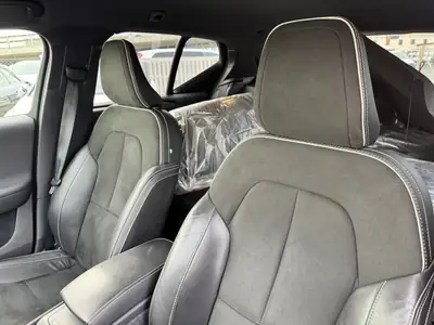 Volvo XC40 B4 Mild Hybrid AWD — SUV compact hybride, 197 ch et garantie 2 ans — Miniatur 15