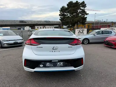 Hyundai Ioniq 1.6 GDi HEV — Hybride écologique, 129'000 km, garantie 2 ans — Armaturenbrett