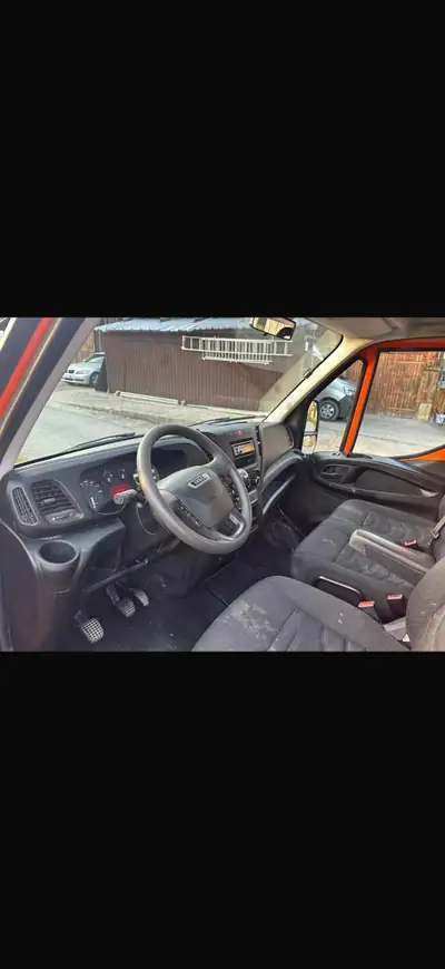 IVECO Daily 2.3 HPI 106 — Utilitaire fiable, 105'000 km, sans sinistre — interni