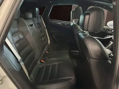 Porsche Macan S PDK — SUV sportif allemand, 380 ch et transmission fluide — Miniatura 7