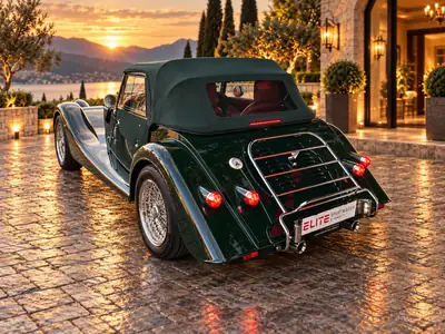 Morgan Plus Four 2.0 Automatik — Roadster british iconique, 258 ch, cuir Mulberry — Miniatura 7