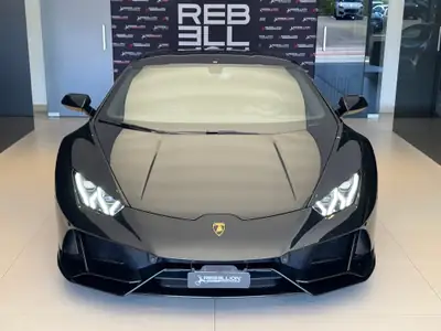 Lamborghini Huracán EVO Coupé — 640 ch, ultra-sportive noire, 4 200 km seulement — fianco