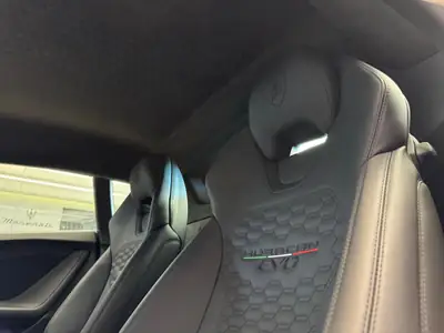 Lamborghini Huracán EVO Coupé — 640 ch, ultra-sportive noire, 4 200 km seulement — Miniatura 11