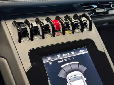 Lamborghini Huracán EVO Coupé — 640 ch, ultra-sportive noire, 4 200 km seulement — Miniatura 13