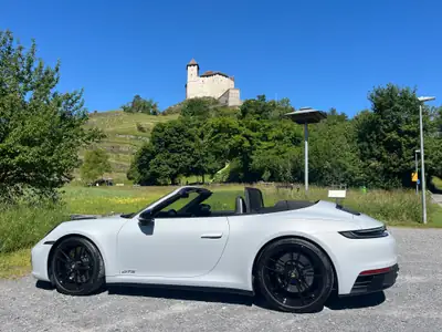 Porsche 911 3.0 Carrera GTS PDK — Cabriolet performant, 480 ch et 9000 km seulement — rear view