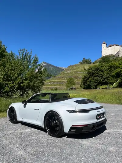 Porsche 911 3.0 Carrera GTS PDK — Cabriolet performant, 480 ch et 9000 km seulement — exterior view