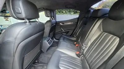 Maserati Ghibli 3.0 V6 S Q4 — Berline sportive italienne avec rouage intégral — Miniature 8