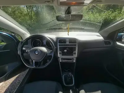 VW Polo 1.4 TDI 105 — Diesel économique, sans accident, 143'000 km — tableau de bord