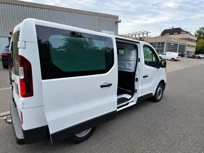 Renault Trafic 2.0 dCi 150 ch — Utilitaire premium 2025, quasi neuf, édition limitée — détail