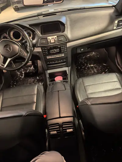 Mercedes-Benz E 350 4Matic — Coupé sportif avec transmission automatique 7G Tronic — tableau de bord