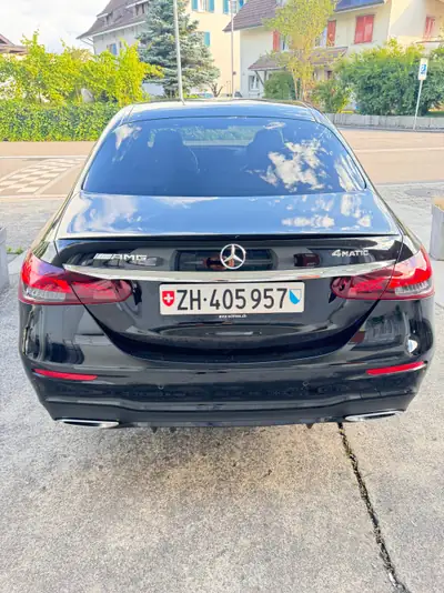 Mercedes-Benz E 220 d AMG Line 4Matic — Berline premium diesel 194 ch, traction intégrale — rear view