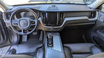 Volvo XC60 2.0 T8 TE Inscription eAWD — SUV hybride rechargeable, consommation 2.4 L/100 km — Detail