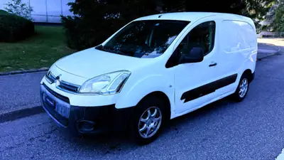 Citroën Berlingo 1.6 VTi 600 Komfort — Utilitaire compact fiable, seulement 75 000 km — interior