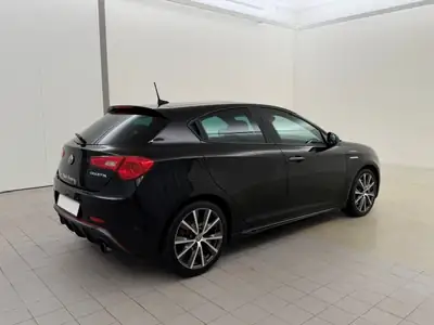 Alfa Romeo Giulietta 1750 Veloce TBi — Coupé sportif 240 ch, kilométrage maîtrisé — Seitenansicht