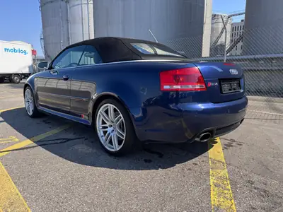 Audi RS4 Cabriolet 4.2 V8 — Roadster légendaire 420 ch, pneus neufs, entretien complet — Heckansicht