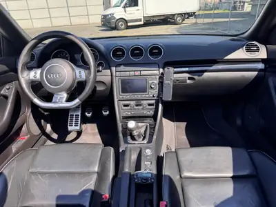 Audi RS4 Cabriolet 4.2 V8 — Roadster légendaire 420 ch, pneus neufs, entretien complet — Miniatur 14