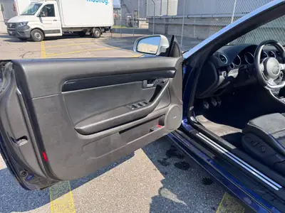 Audi RS4 Cabriolet 4.2 V8 — Roadster légendaire 420 ch, pneus neufs, entretien complet — Miniatur 16