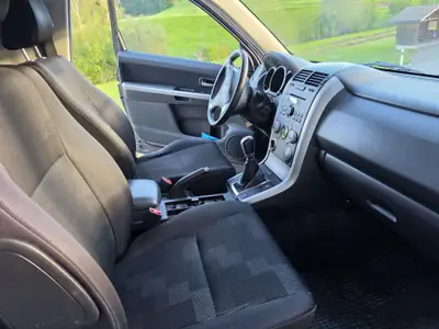 Suzuki Grand Vitara 2012 — SUV robuste diesel, transmission manuelle, sans sinistre — interior