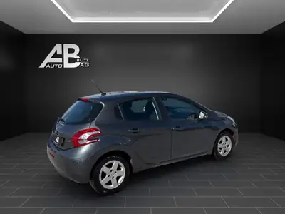 Peugeot 208 1.2 VTI Active — Citadine fiable, frais révisée et garantie MFK — tableau de bord