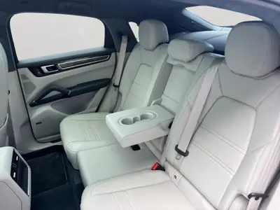 Porsche Cayenne Coupé E-Hybrid — SUV coupé premium hybride rechargeable, 90 800 km — Innenraum