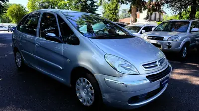 Citroën Xsara Picasso 2.0i 16V — Monospace familial fiable, dernier contrôle technique validé — side view