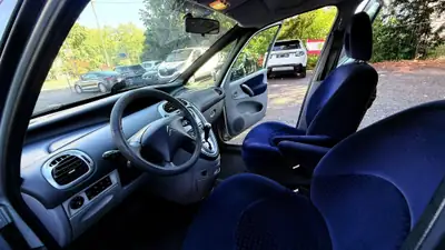 Citroën Xsara Picasso 2.0i 16V — Monospace familial fiable, dernier contrôle technique validé — Thumbnail 10