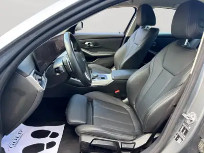 BMW 318i Steptronic 2024 — Berline dynamique, faible kilométrage, entretien BMW inclus — tableau de bord