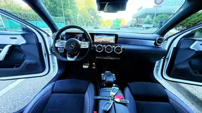 Mercedes-Benz A 250e — Berline hybride rechargeable, 116 000 km seulement — Thumbnail 9