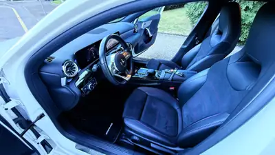 Mercedes-Benz A 250e — Berline hybride rechargeable, 116 000 km seulement — Thumbnail 10