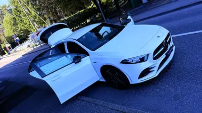 Mercedes-Benz A 250e — Berline hybride rechargeable, 116 000 km seulement — Thumbnail 14