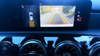 Mercedes-Benz A 250e — Berline hybride rechargeable, 116 000 km seulement — Thumbnail 16