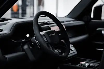 Land Rover Defender 5.0 V8 SC Carpathian Edition — Performance extrême sur Vossen, 36'000 km — Armaturenbrett