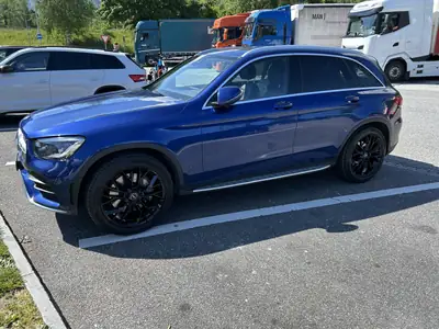 Mercedes-Benz GLC 200 AMG Line — SUV hybride MHEV, 103'000 km, sans accident — side view