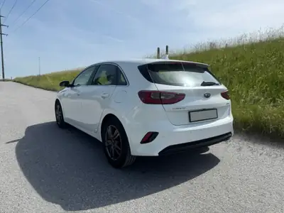 Kia Ceed 1.4 T-GDi Power 25+ — Berline dynamique, essence turbo, 60'000 km seulement — cruscotto