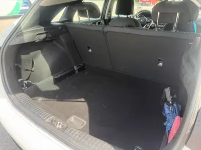 Kia Ceed 1.4 T-GDi Power 25+ — Berline dynamique, essence turbo, 60'000 km seulement — Miniatura 9