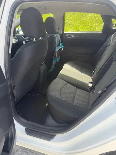 Kia Ceed 1.4 T-GDi Power 25+ — Berline dynamique, essence turbo, 60'000 km seulement — Miniatura 11