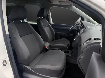 VW Caddy Maxi 2.0 TDI — 7 places, 4Motion, grand service réalisé — Thumbnail 9